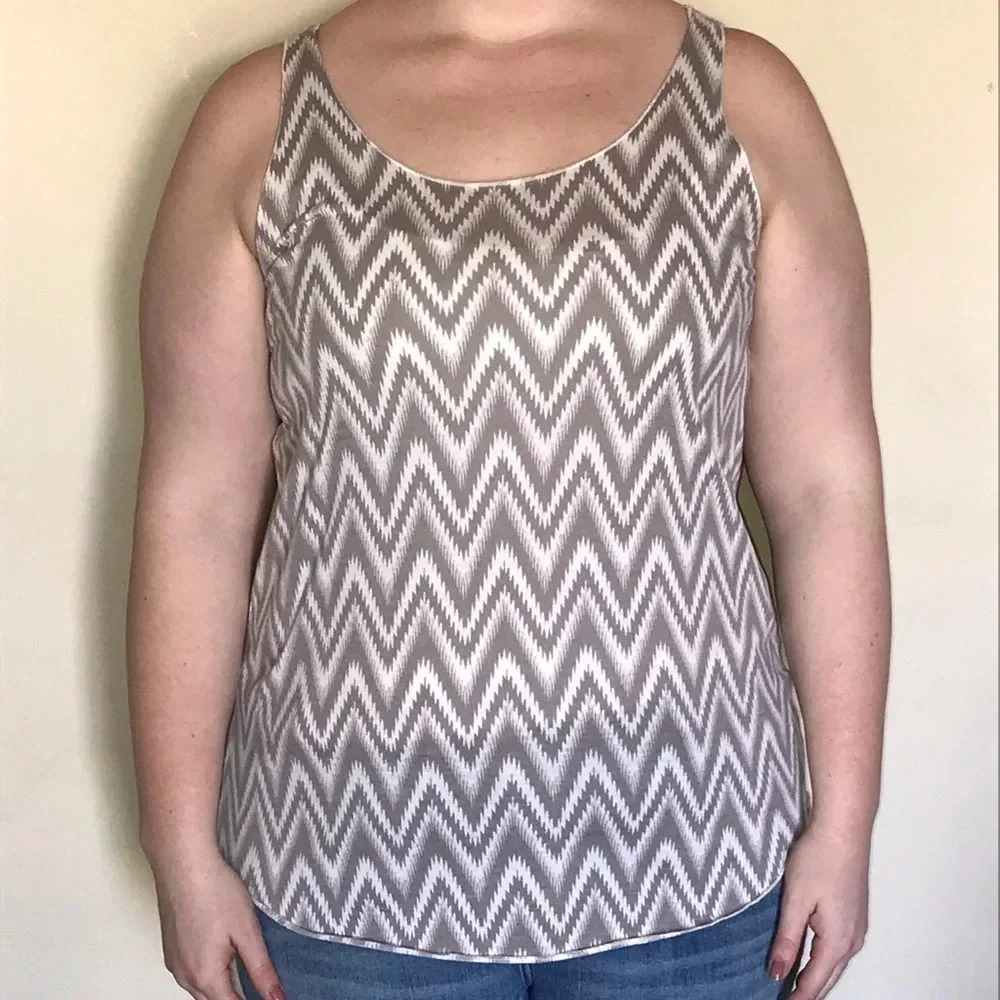 Maurice’s tan zig-zag tank top - size Large